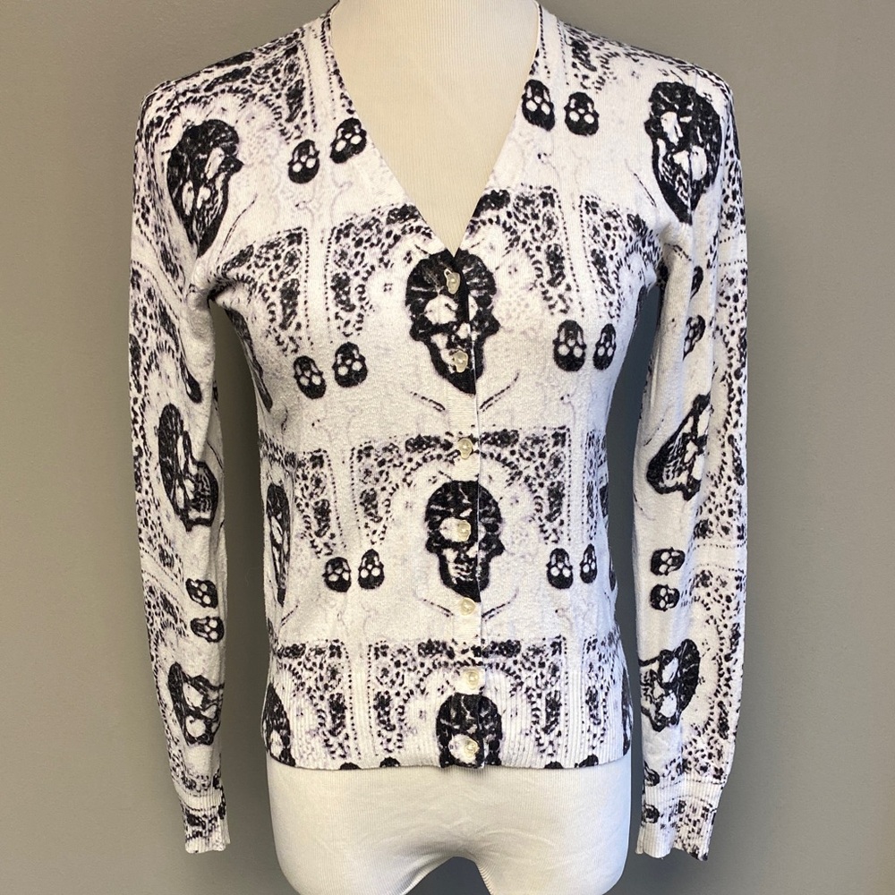 Le Lis Blanc Black & White Skull Cardigan (P)